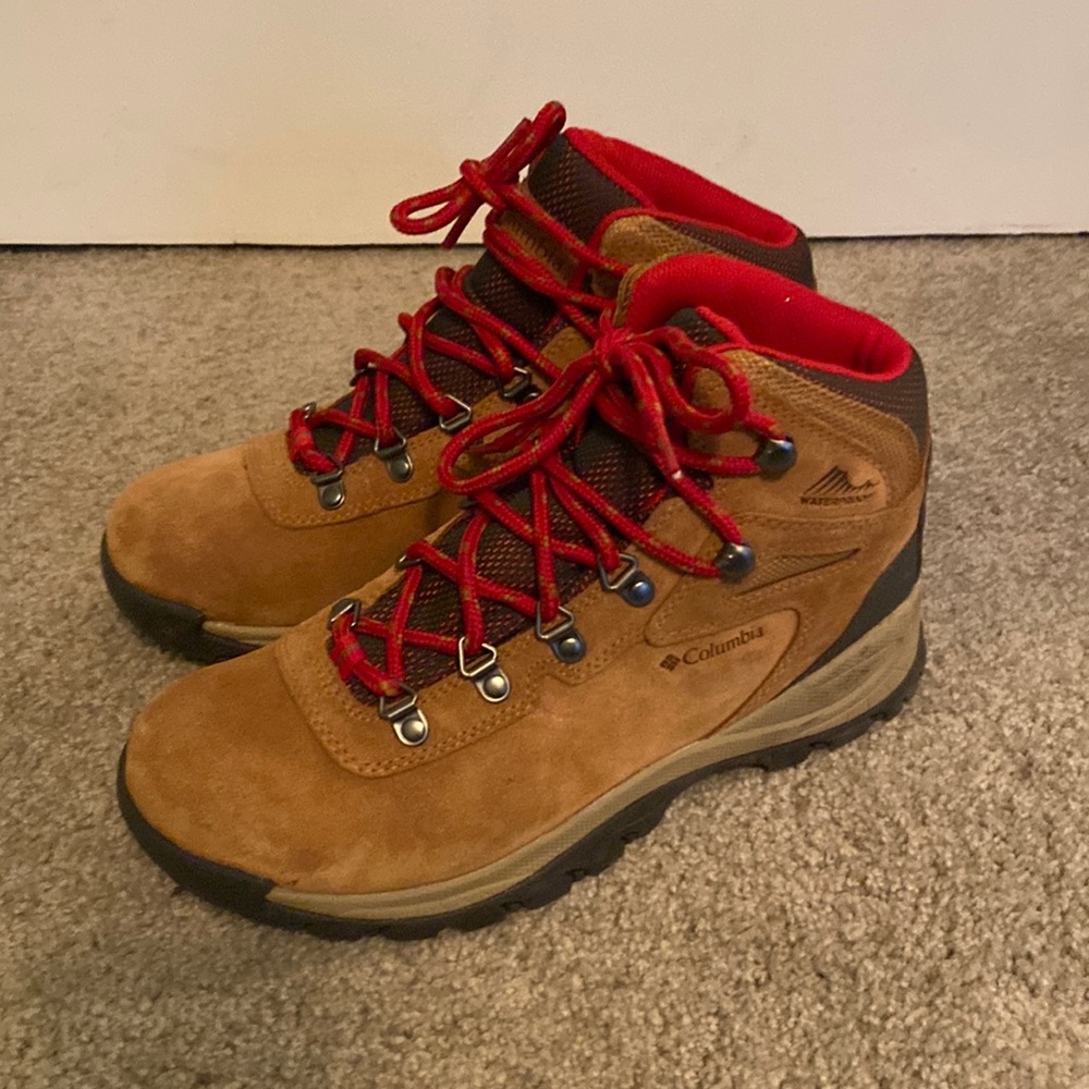 Columbia hiking boots